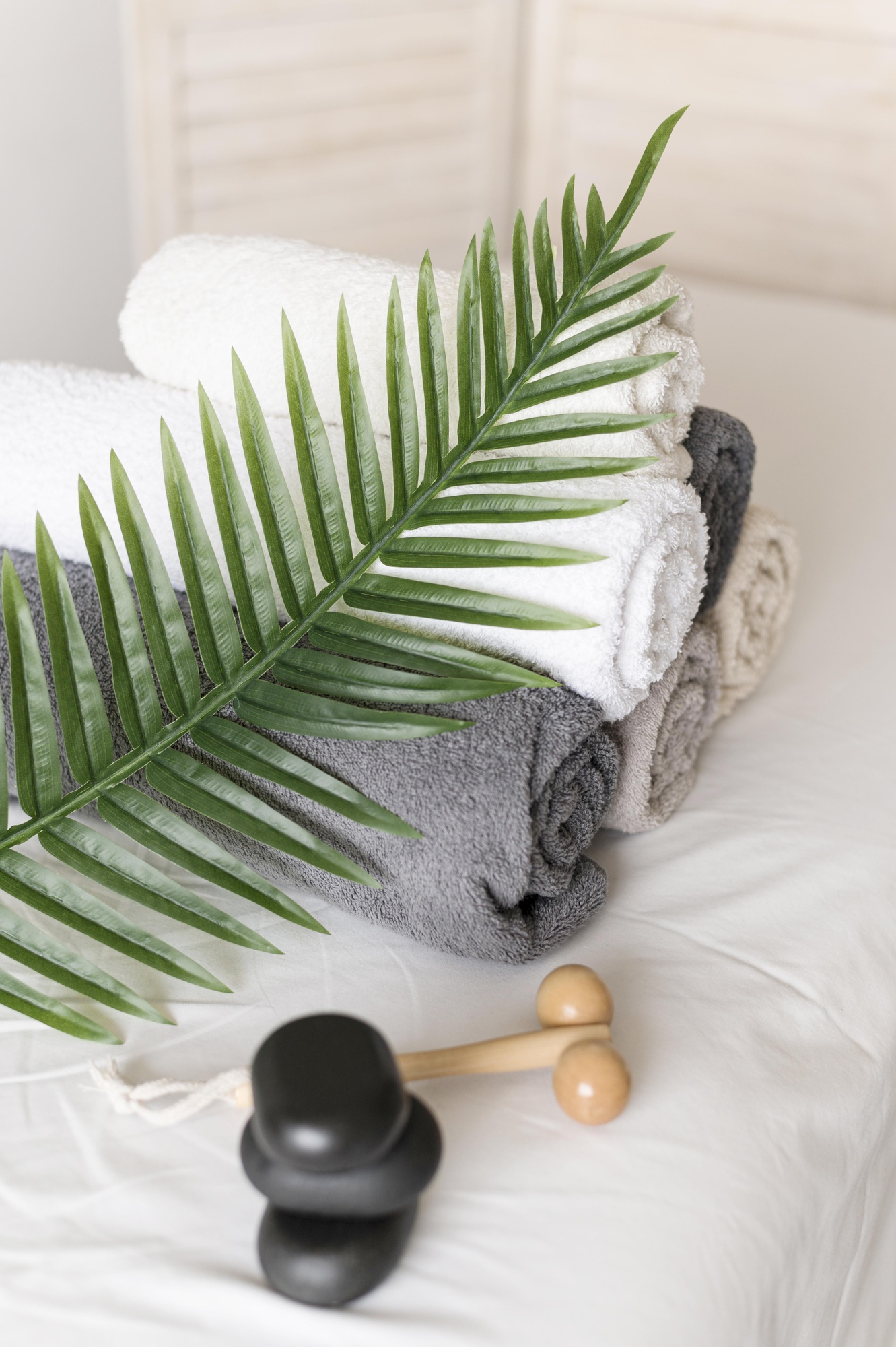 high angle arrangement with towels (1)